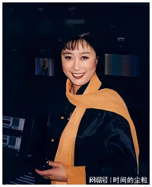 《曲苑雜壇》停播12年，主持人汪文華過得如何？