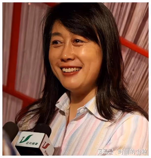 《曲苑雜壇》停播12年，主持人汪文華過得如何？