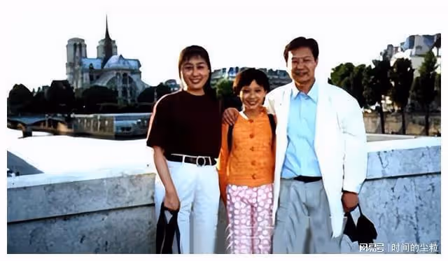 《曲苑雜壇》停播12年，主持人汪文華過得如何？