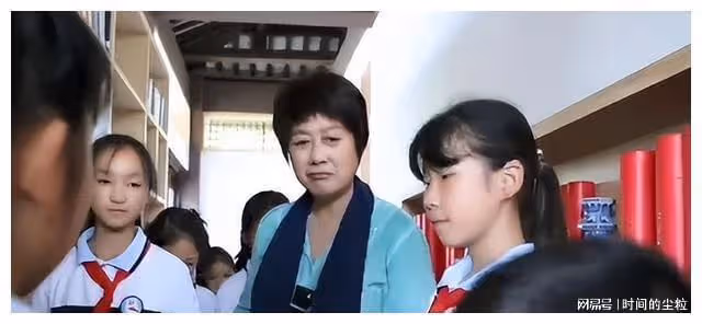 《曲苑雜壇》停播12年，主持人汪文華過得如何？