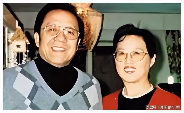 「歌唱家」楊洪基：和平凡妻子結婚50年，老婆和兒子都是他的驕傲