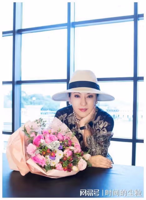 64歲向太家曬出自家內部照走紅：滿屋子名貴珍藏不輸博物館，超美