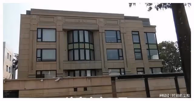 64歲向太家曬出自家內部照走紅：滿屋子名貴珍藏不輸博物館，超美