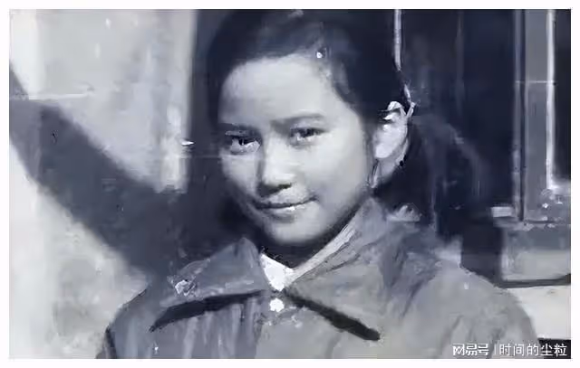 51歲還單身的俞飛鴻：初戀是柳雲龍，感謝竇文濤陪伴20年