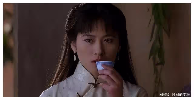 51歲還單身的俞飛鴻：初戀是柳雲龍，感謝竇文濤陪伴20年