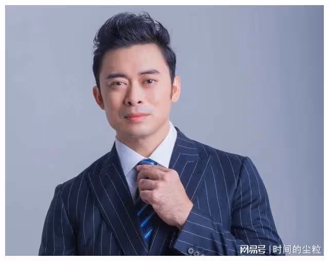 50歲港星樊少皇不小心泄露婚姻狀況，老婆賈曉晨：出來解釋解釋！