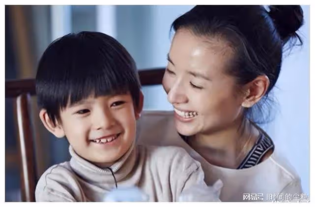 42歲董潔近況曝光！與潘粵明離婚後，她的事業真的完了？