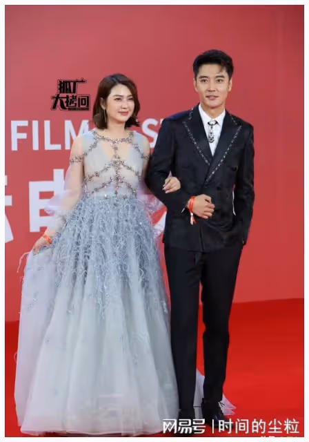 23位明星的跨年：張傑失聲，胡夏被追尾，孫莉曬兒子，邱淑貞出國