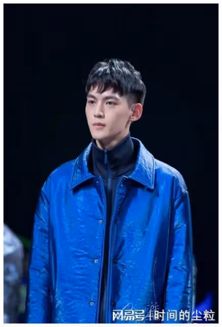 23位明星的跨年：張傑失聲，胡夏被追尾，孫莉曬兒子，邱淑貞出國