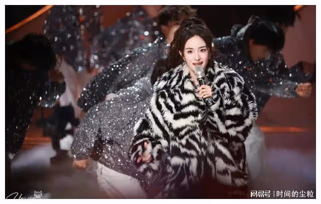 23位明星的跨年：張傑失聲，胡夏被追尾，孫莉曬兒子，邱淑貞出國