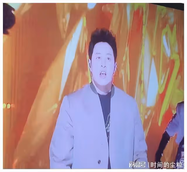 23位明星的跨年：張傑失聲，胡夏被追尾，孫莉曬兒子，邱淑貞出國