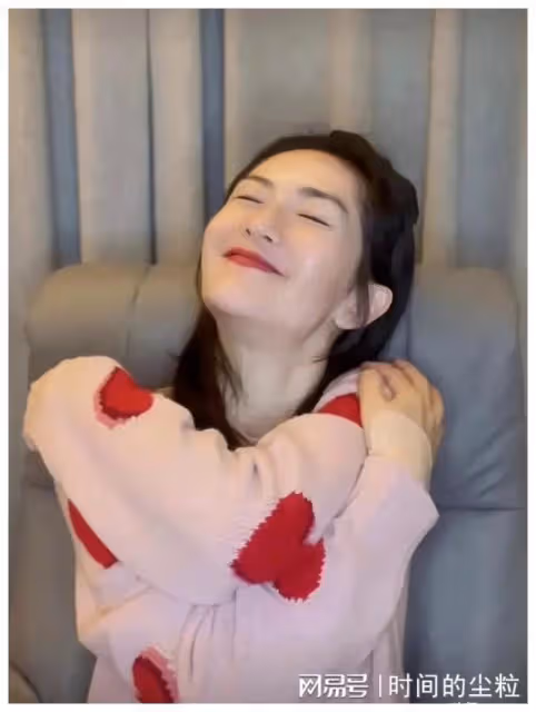 23位明星的跨年：張傑失聲，胡夏被追尾，孫莉曬兒子，邱淑貞出國
