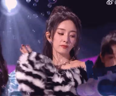 跨年晚會槽點多：演唱翻車，假唱，走音，跑調比比皆是