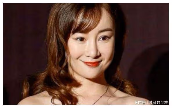 「清純玉女」到「滿臉科技」，這3位整容的女星，一個比一個心酸