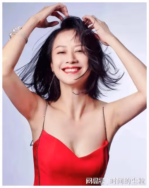 44歲倪紅潔穿透視裝再次爆紅