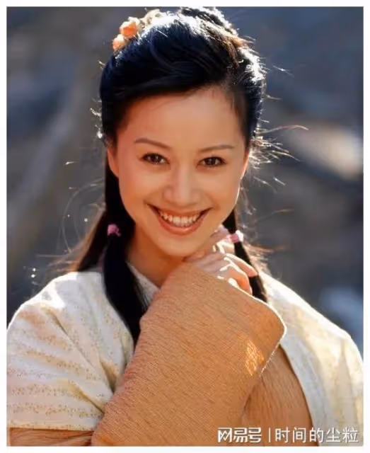 44歲倪紅潔穿透視裝再次爆紅