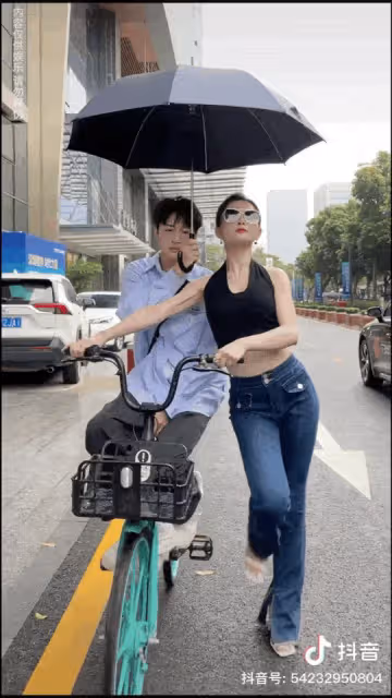全網最油膩女海王來了！半年漲粉超千萬，追她的男人排到宇宙盡頭