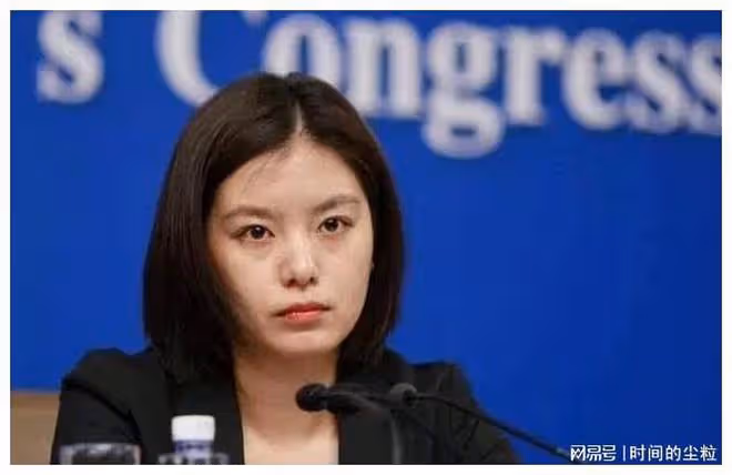 最美翻譯官張京老公罕見亮相，身份不簡單，難怪一直不願公開