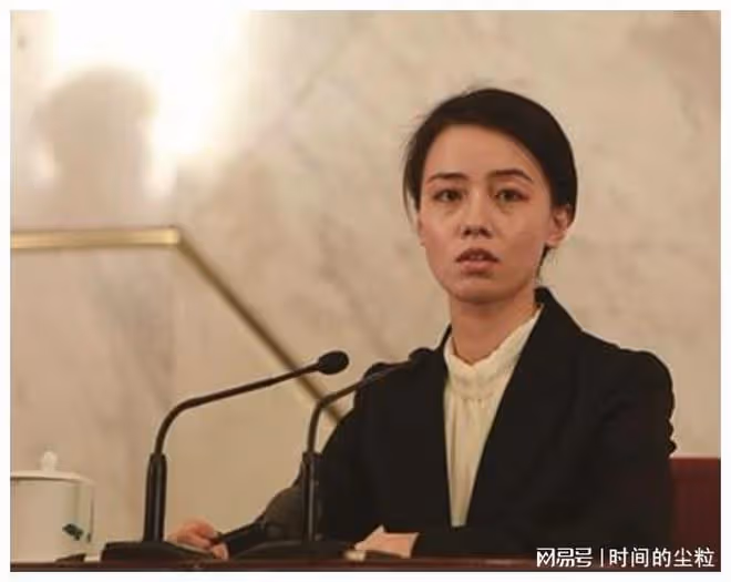 最美翻譯官張京老公罕見亮相，身份不簡單，難怪一直不願公開