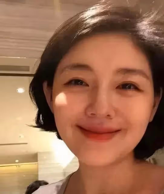汪小菲手機殼暗示愛情，張瑩瑩曬太陽疑似懷孕，張蘭稱她為臭蟲