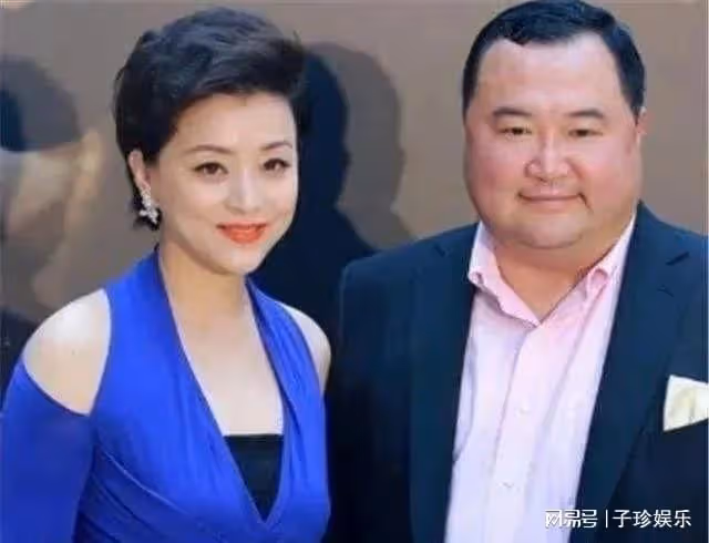 楊瀾透漏和小職員丈夫離婚原因：我當年年紀小，還不懂愛情