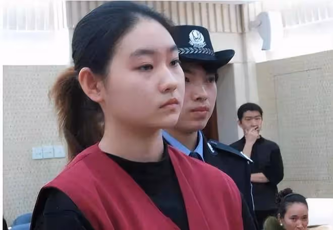 保姆跑到公司門口叫囂：我就是馮鞏的秘密情人，他現在翻臉不認人