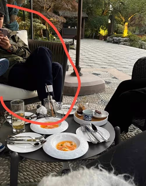 網紅小肉安公開戀情，和王思聰戀愛是真的，兩個人年齡相差十五歲
