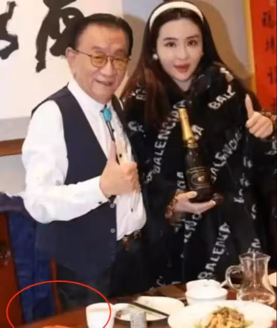 侯耀華過生日現場照片，桌子擺滿昂貴禮物，美女弟子安娜金沒出現