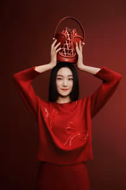 孫儷曬與妹妹合拍廣告被質疑，孫艷沒啥知名度，品牌被拉低了檔次