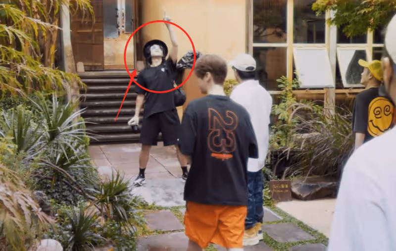 鄧超黃渤為參加《戲精大會》，抹粉變身美妝達人，被無情嘲笑