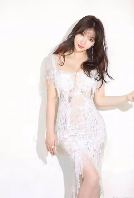 柳岩如今已39歲還沒人追，看到她做深蹲的那刻，網友：這誰敢追啊
