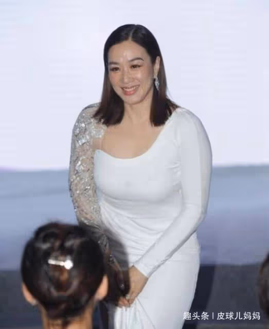 「婦女胯」和「少女胯」有差別嗎？看看鐘麗緹，就能一目了然