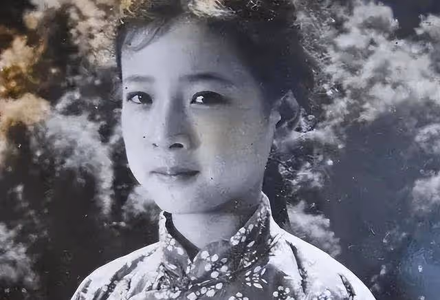 陳小藝：從「熒幕女神」到「不忠誠慣犯」，25年婚姻是放縱還是成全