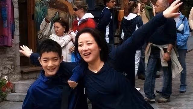 陳小藝：從「熒幕女神」到「不忠誠慣犯」，25年婚姻是放縱還是成全