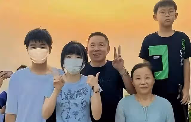 孫卓回家滿一周年，孫海洋夫婦選擇設宴慶祝，卓寶回家後變化大