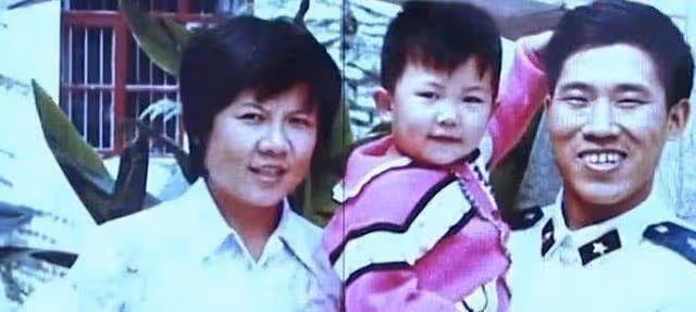 有種「基因」叫杜旭東的女兒，你以為很醜？看看正臉再說話