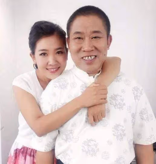 有種「基因」叫杜旭東的女兒，你以為很醜？看看正臉再說話