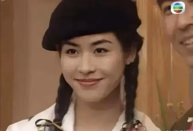 李嘉欣：學生時代不是校花，真正的校花是宣萱，長得漂亮又會讀書