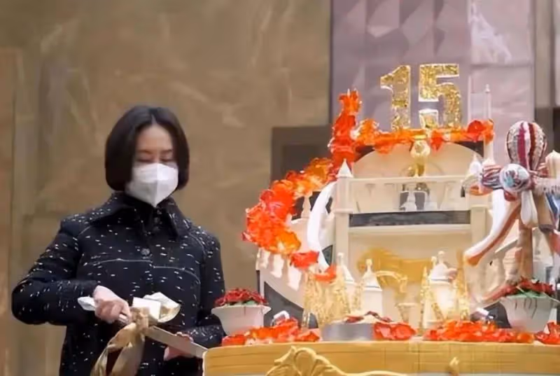 何超瓊近照：頭髮花白身材臃腫，眼神落寞，61歲仍單身將孤獨終老