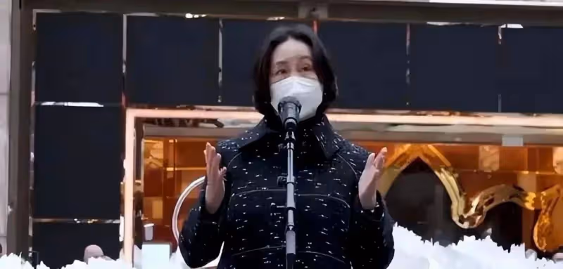 何超瓊近照：頭髮花白身材臃腫，眼神落寞，61歲仍單身將孤獨終老