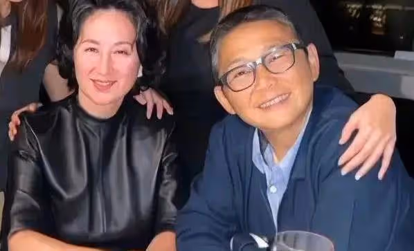 何超瓊近照：頭髮花白身材臃腫，眼神落寞，61歲仍單身將孤獨終老