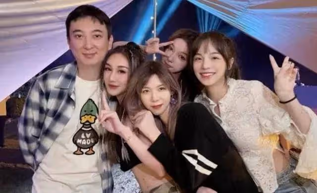 王思聰將萬元衣服穿成地攤貨，總換女朋友是因為沒心動過很可憐