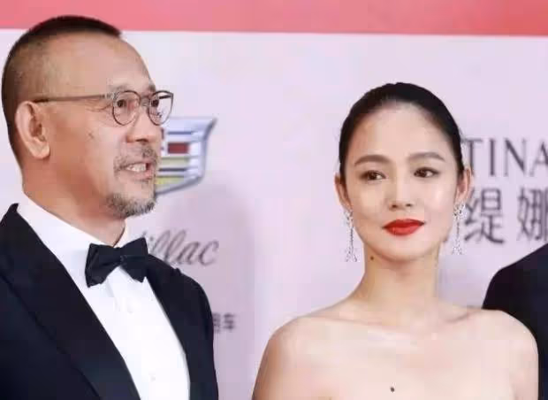 姜文姜武兩兄弟傻傻分不清楚，看完他們的老婆，原來品味差這麼多
