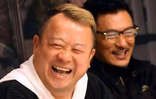 曾志偉被偶遇：又瘦又矮頭髮花白威風不起來，與譚詠麟相差甚遠
