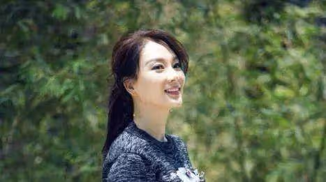 她出道17年零緋聞，有「旗袍女皇」的美稱，值得你細細品味