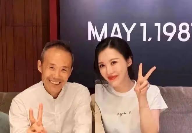 王石獨自去日本坐地鐵，為身材捨不得吃好的，老了才碰到真愛