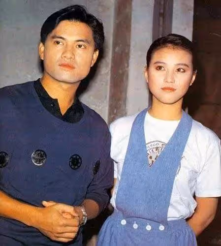 周海媚近照：56歲像30多歲很顯年輕，不婚不育餘生只養狗不談戀愛