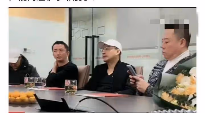 汪小菲成油膩大叔一點都不帥，但蠻敬業，網友勸他找個正經女人