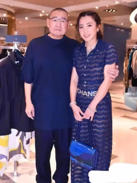 敗光20億？遇到經濟困難找劉鑾雄幫忙，呂麗君為何還在糾纏劉鑾雄
