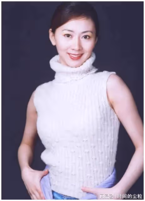 「人體模特」湯加麗：被父親嫌棄，和丈夫離婚，46歲至今未婚